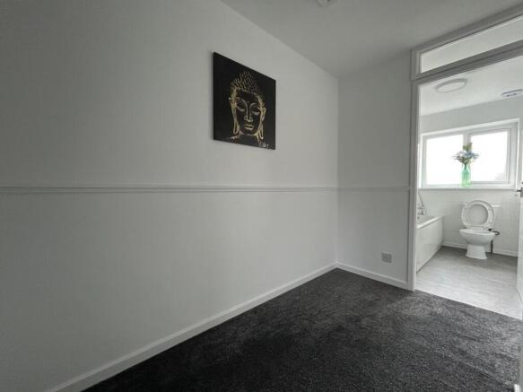 2 bed Town House to rent Image 8