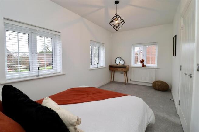 2 bed Semi-Detached for sale Image 5