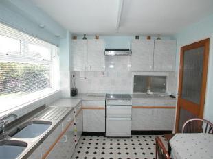 KITCHEN/UTILITY