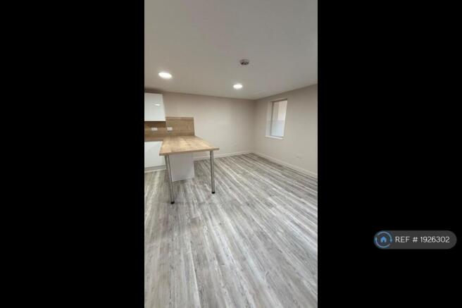 Lounge / Dining Area