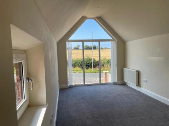4 bed Detached to rent Image 12
