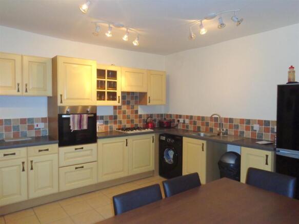 DSC01805_kitchen.jpg
