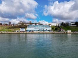 Flat 10, Clifftown Shore, Western Esplanade, Southend-on-sea SS1 1FU