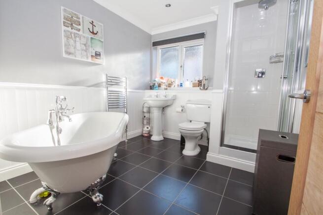 FAMILY BATHROOM