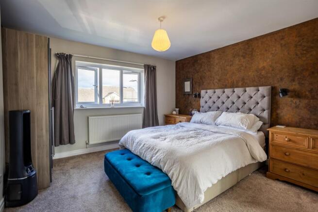 3 bed Detached for sale Image 11