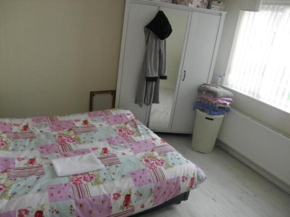 bedroom.JPG
