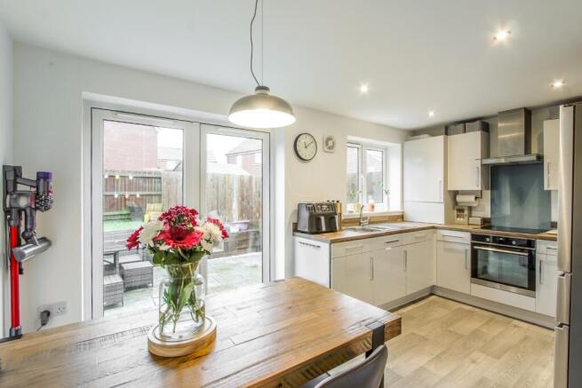 30 Crane Road, Houndstone, Yeovil photo 4