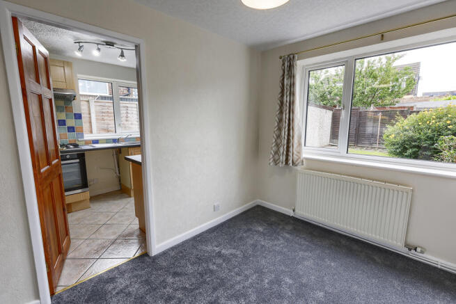 3 bed Semi-Detached to rent Image 4