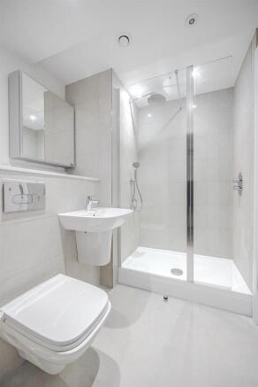 2 bed Flat to rent Image 12