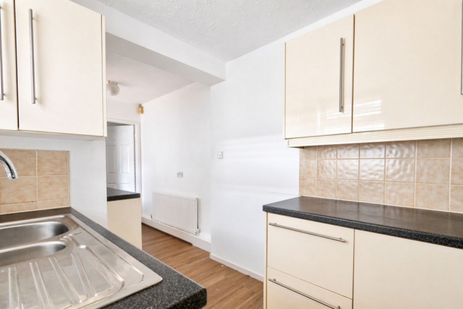 2 bed Terraced for sale Image 8