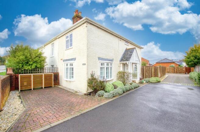 2-bed semi-detached on Thaxted, Winchester Road, Botley, Hampshire, £350,000