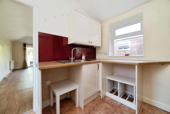 3 bed Semi-Detached Bungalow for sale Image 7