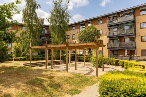 Commonwealth Drive, Howlands Court, RH10