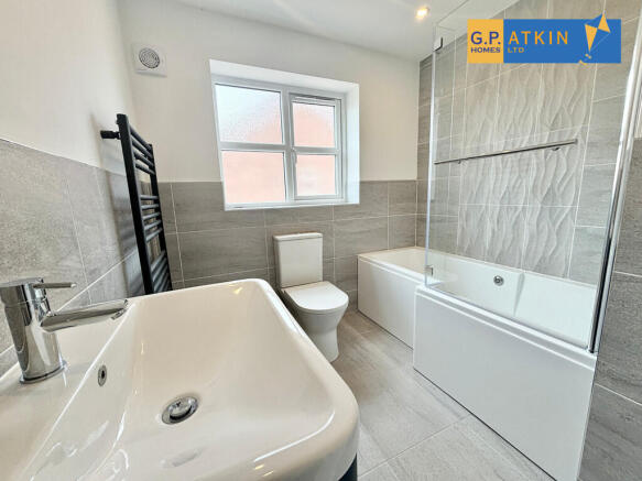 4 bed Detached for sale Image 4