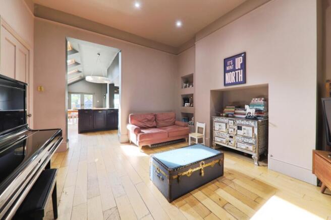 5 bed Terraced for sale Image 7