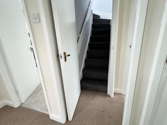 4 bed Semi-Detached for sale Image 11
