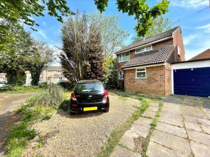 Upton Close, Farnborough, Hampshire, GU14