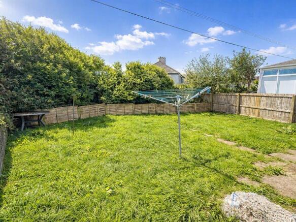 Morwell Gardens 3 - Garden.jpg