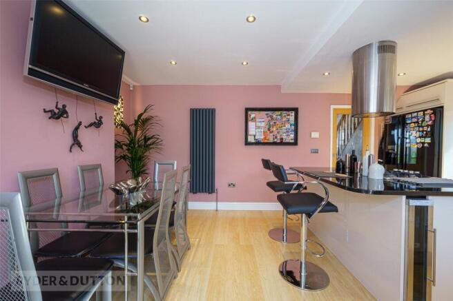 3 bed Semi-Detached for sale Image 6