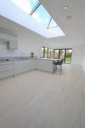 kitchen & breakfast room