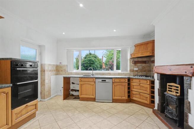 Kitchen_1.jpeg
