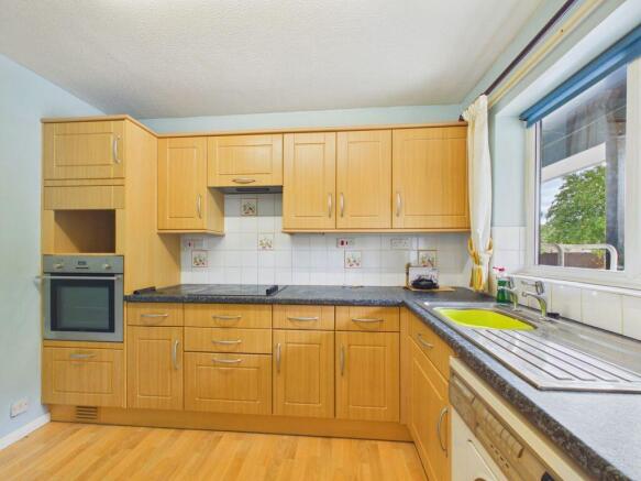 2 bed Terraced Bungalow for sale Image 8