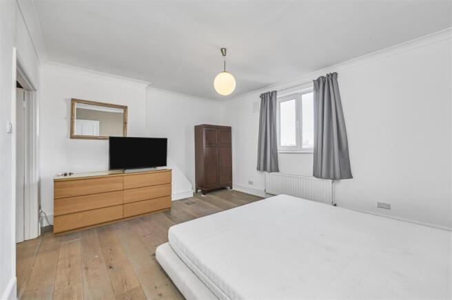 Eden_Harper_-_Wandsworth_Road_London__SW8_2LA_16.J