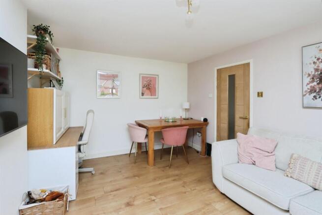 2 bed Semi-Detached Bungalow for sale Image 7