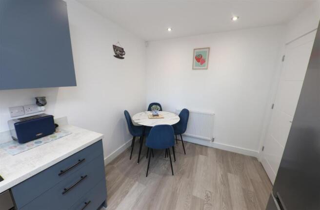 3 bed Semi-Detached for sale Image 12