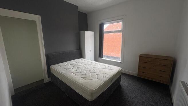 3 bed Terraced to rent Image 6