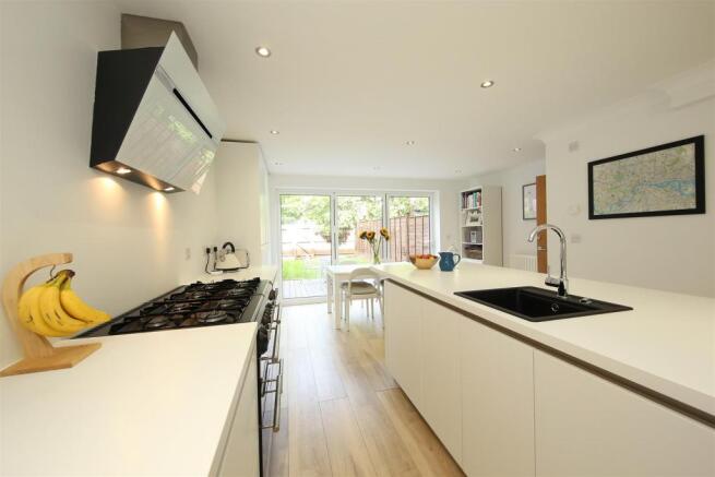 30 Doe Close 5624.JPG