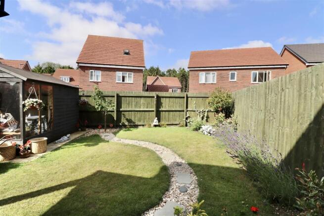 3 bed Semi-Detached for sale Image 8