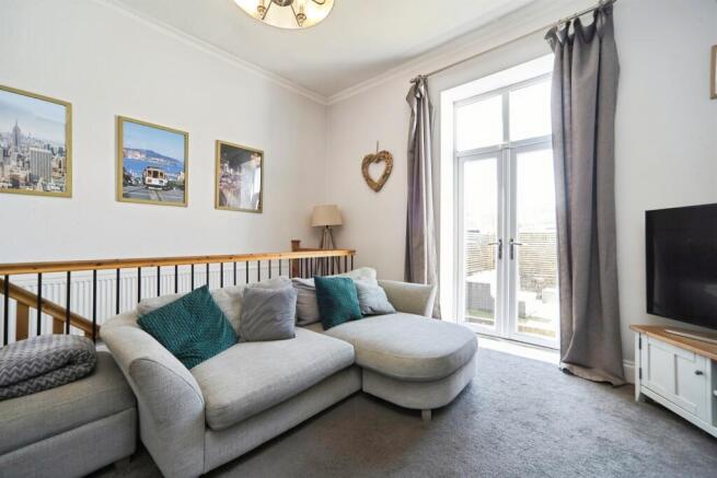 3 bed Semi-Detached for sale Image 8