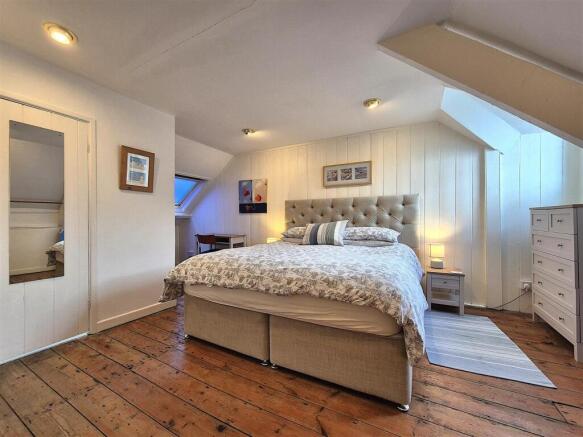 Principal bedroom.jpg