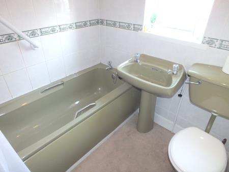 BATHROOM/WC