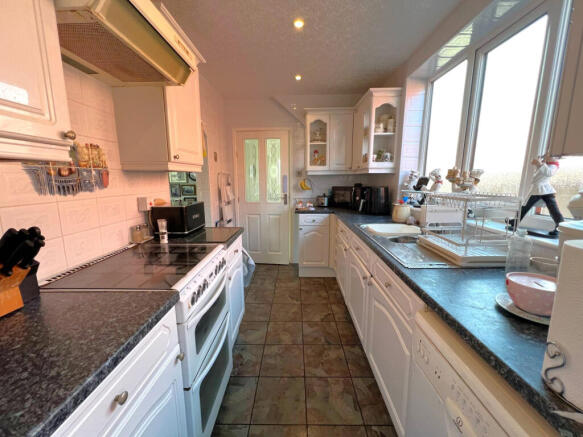 Countess Crescent,  Bispham, FY2 photo 4