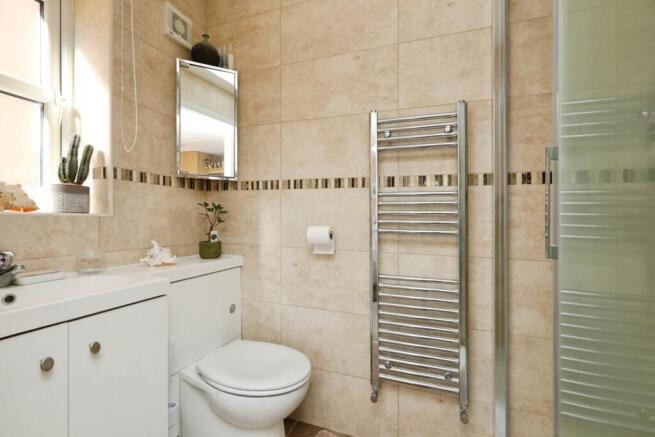 4 bed Detached for sale Image 12