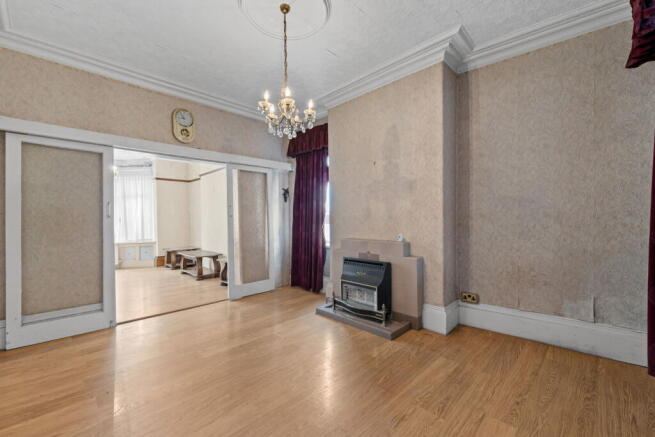 5 bed Semi-Detached for sale Image 7