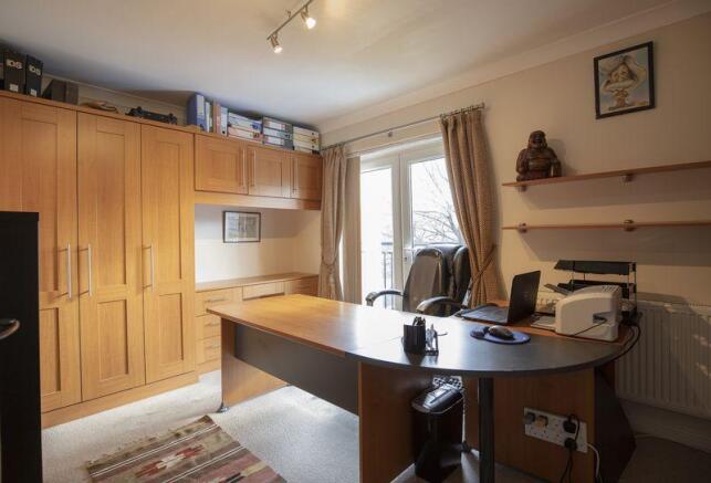 Bedroom 5 / Study