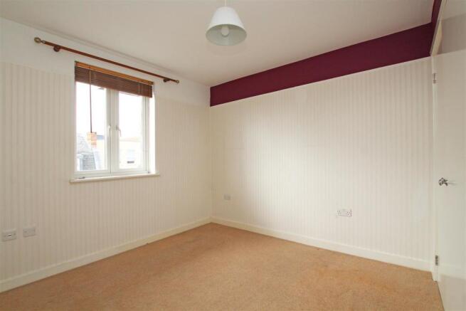 22GH - Bedroom one 1.jpg