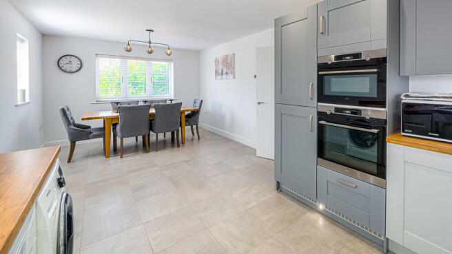 Kitchen/dining ro...