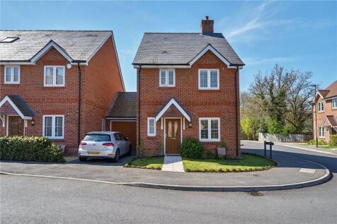 Gardenia Drive, Wrecclesham, Farnham, Surrey, GU10