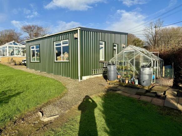 GARAGE/WORKSHOP