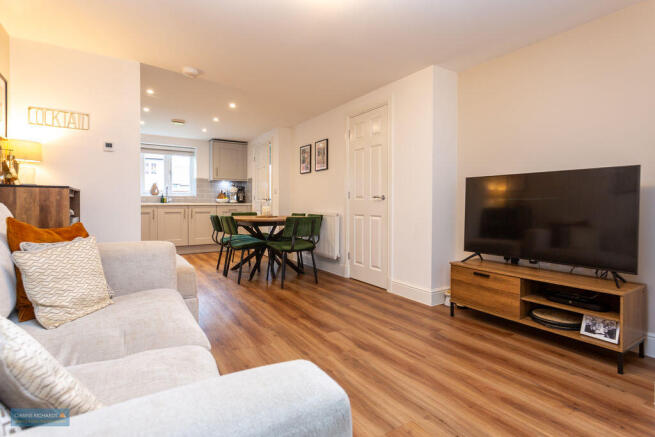 Sitting Room/ Dining room