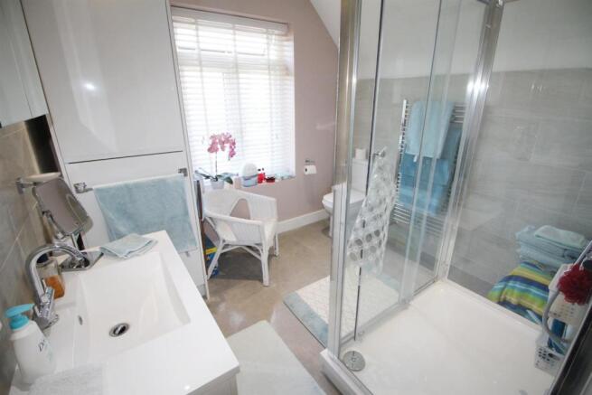 upstairs shower.jpg