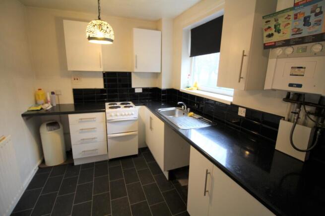 2 bed Flat for sale Image 4