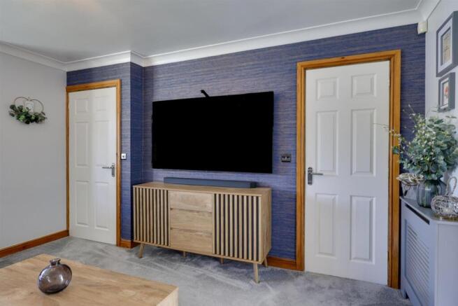 3 bed Semi-Detached for sale Image 7