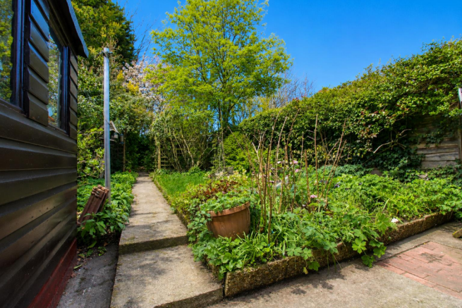 3 bed Semi-Detached for sale Image 12