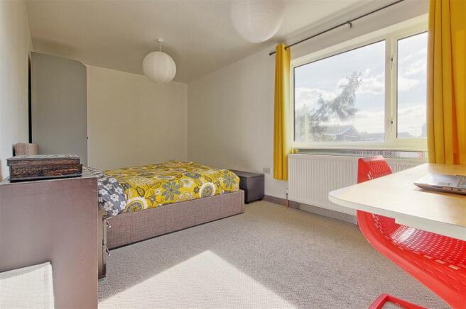 Bedroom 1.jpg