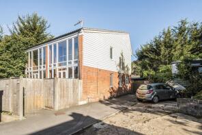 82b, Wey Hill, Haslemere GU27 1HS